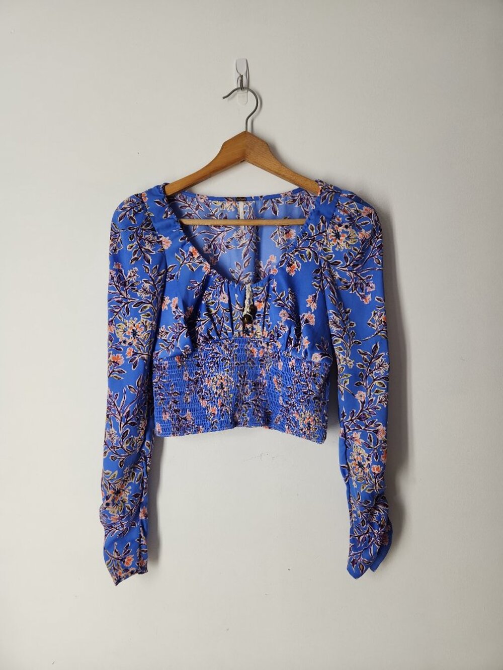 Free People Santiago Blouse long sleeve satin smocked bodice blue floral XS